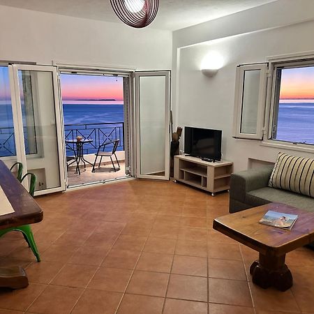 Roumers Himara Exteriör bild